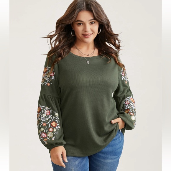 BloomChic Tops - BloomChic Waffle Knit Floral Embroidered Lantern Sleeve T-shirt